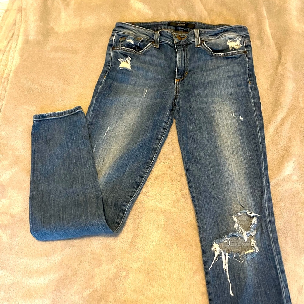 Joe’s jeans distressed size 29